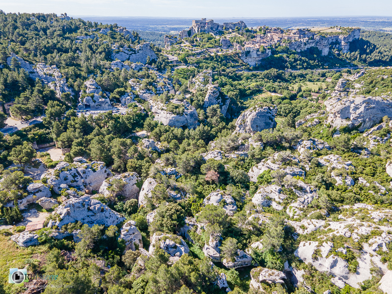 Alpilles, Bouches-du-Rhône, aérienne, drone_43°45'1.3607