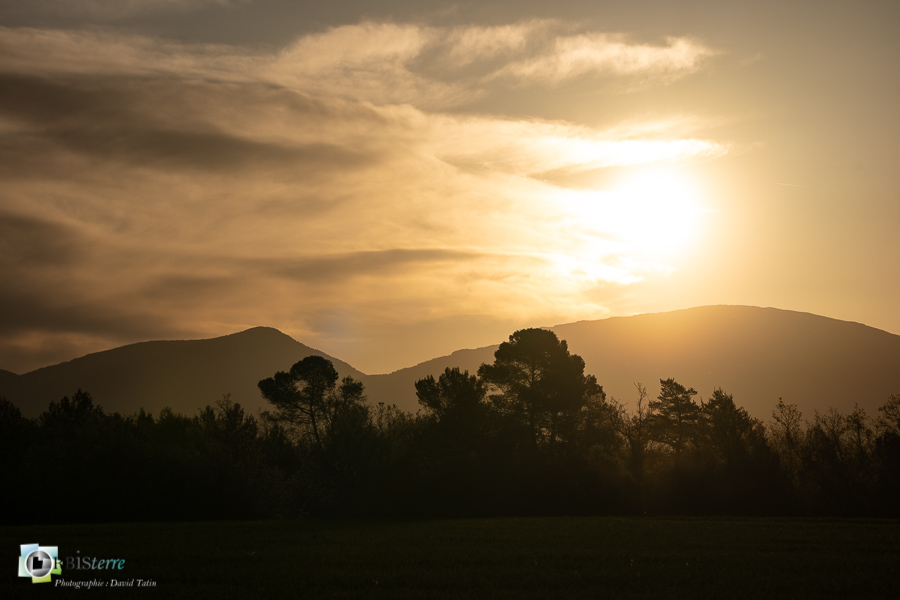 Alpes de Haute Provence, esparron, lever de soleil, parc naturel régional du verdon__