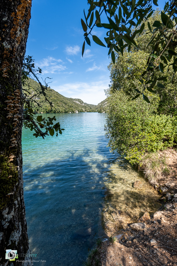 Alpes de Haute Provence, esparron, lac d'esparron, parc naturel régional du verdon__