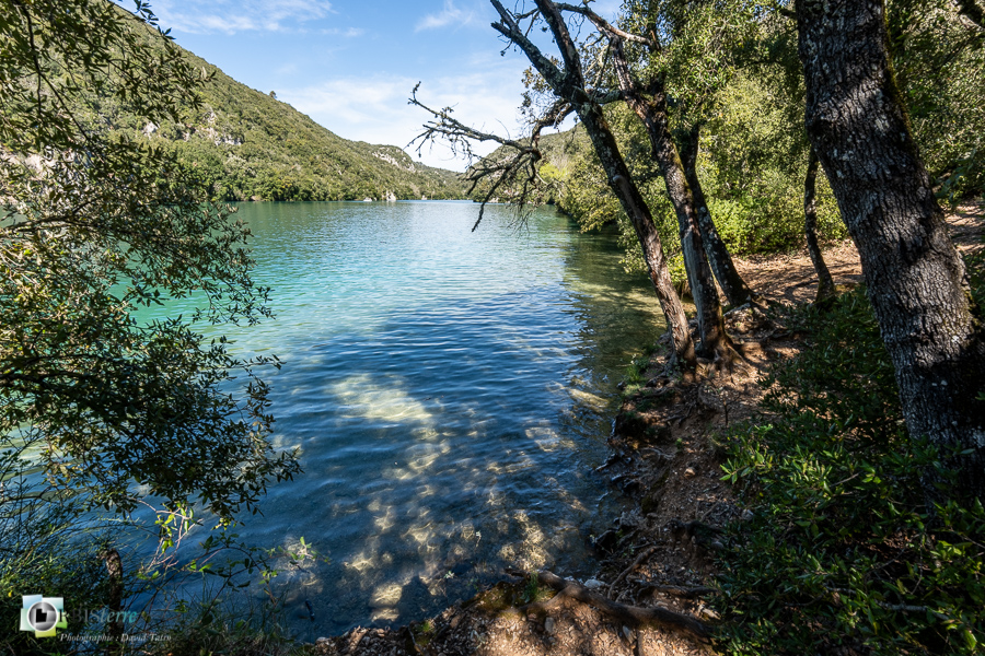 Alpes de Haute Provence, esparron, lac d'esparron, parc naturel régional du verdon__